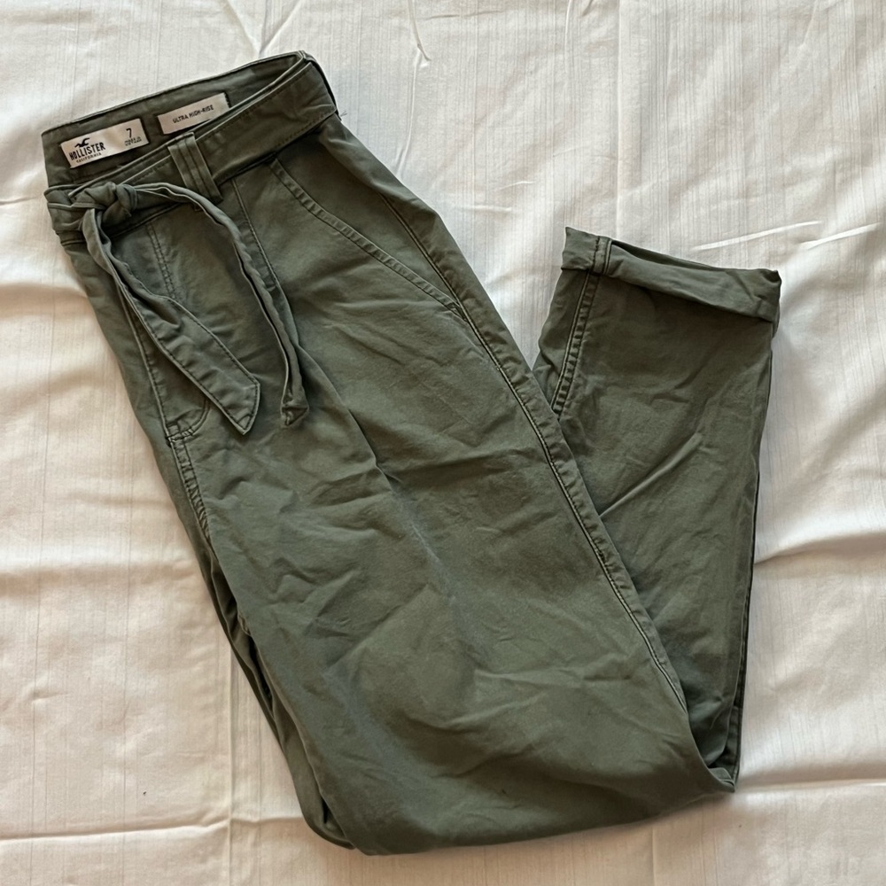 Hollister Khaki Green High-Rise Chinos